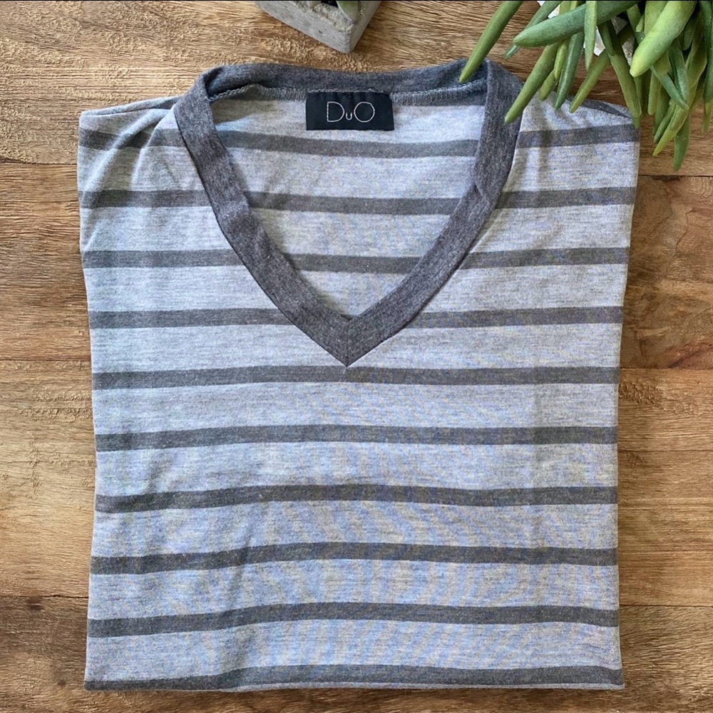 DuO V-Neck Gray Striped Vintage Tee Shirt